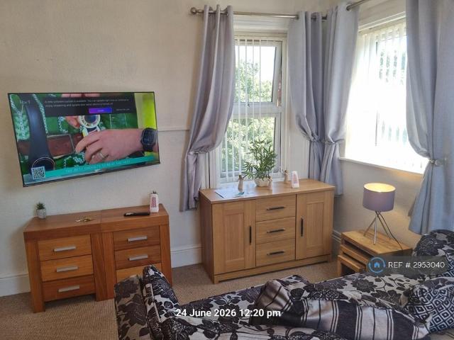 Flat for rent in Orrell Park, Calderstones