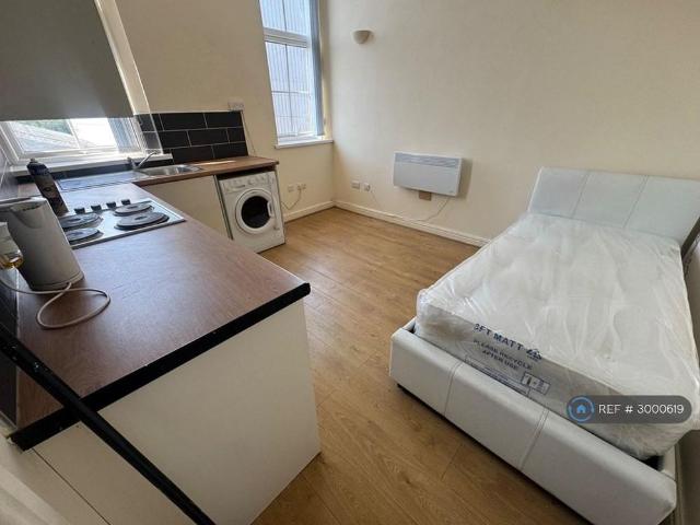 Studio for rent in Burnley Wood, Burnley