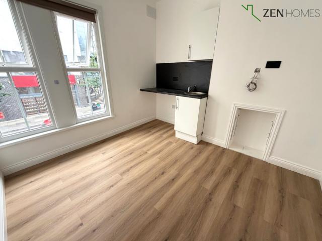 Studio for rent in North Kensington, Greater London