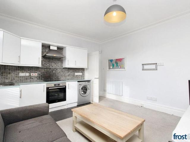 Studio for rent in Poole