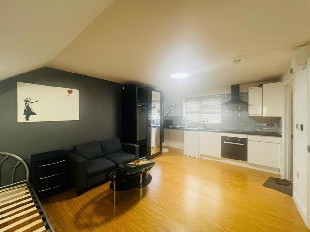 Studio for rent in Thames View, Greater London