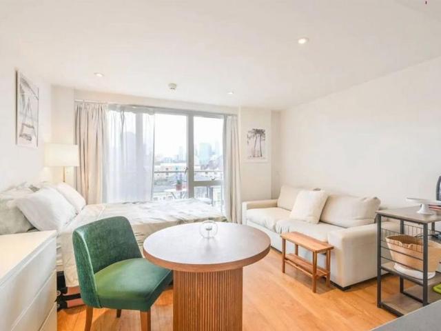 Studio for rent in Bromley-by-Bow, Poplar Grove