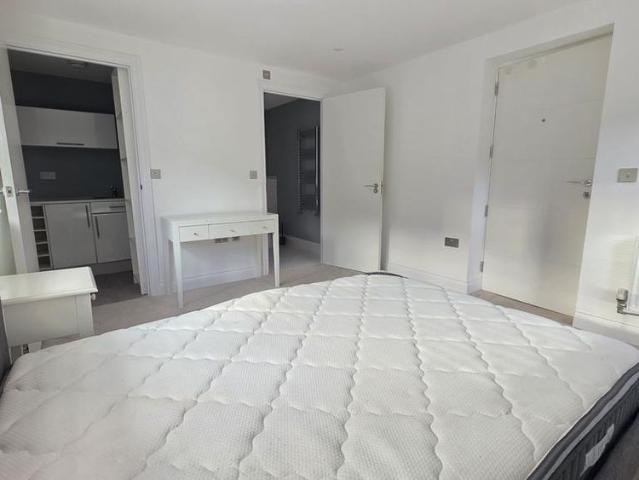Studio for rent in Watford, Hertfordshire