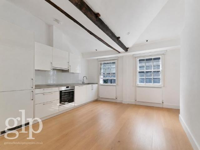 Flat for rent in Soho, Greater London