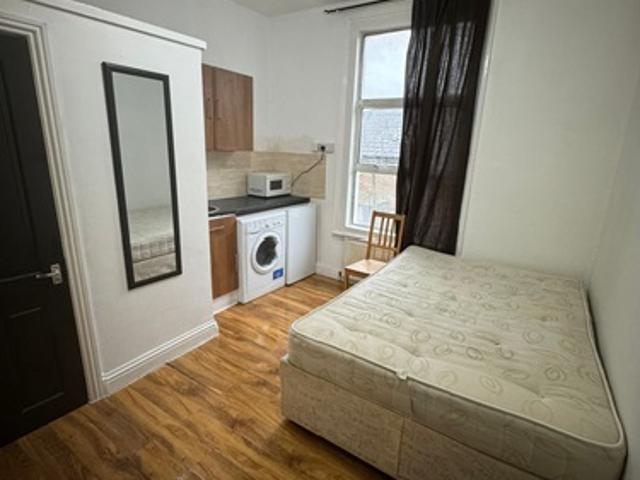 Studio for rent in North Kensington, Greater London