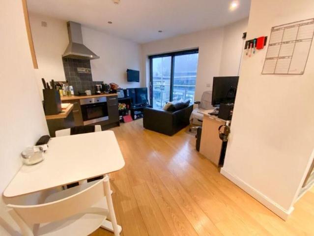 Studio for rent in Banner Cross, Ecclesall