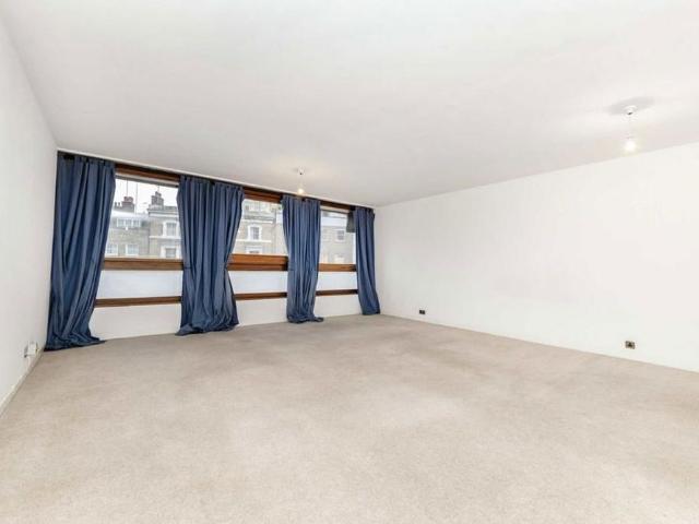 Studio for rent in Lyons, Greater London