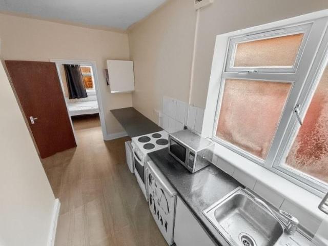 Flat for rent in Seven Kings, Greater London