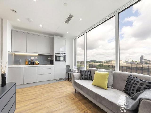 Studio for rent in London Borough of Ealing, Greater London