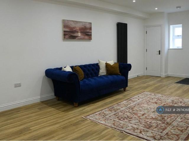 Studio for rent in Rushden