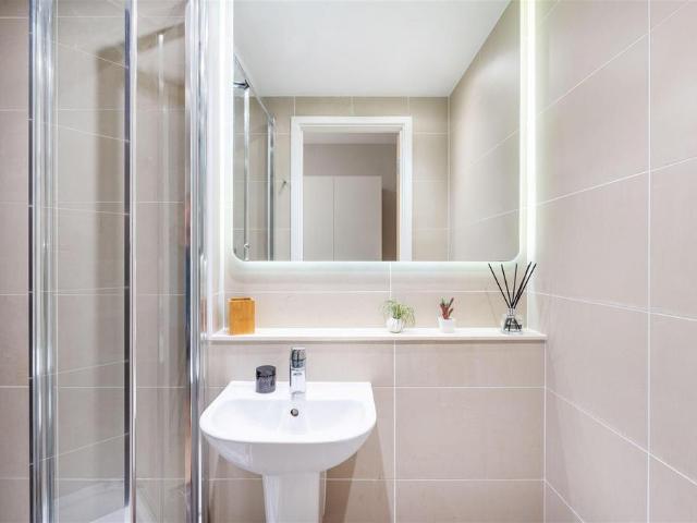 Flat for rent in East Twerton, Dulcote