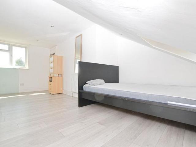 Studio for rent in Nunhead, Greater London