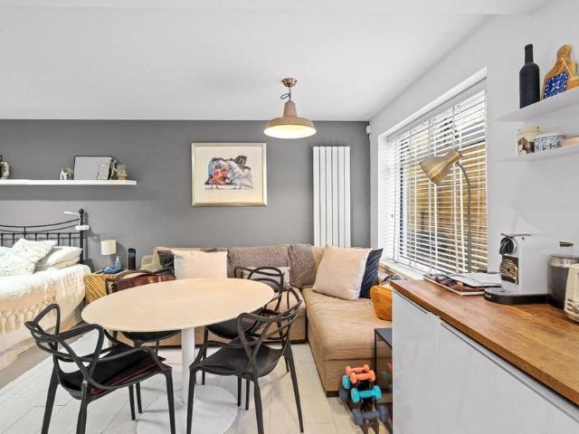 Studio for rent in Dartmouth Park, Isle Of Man