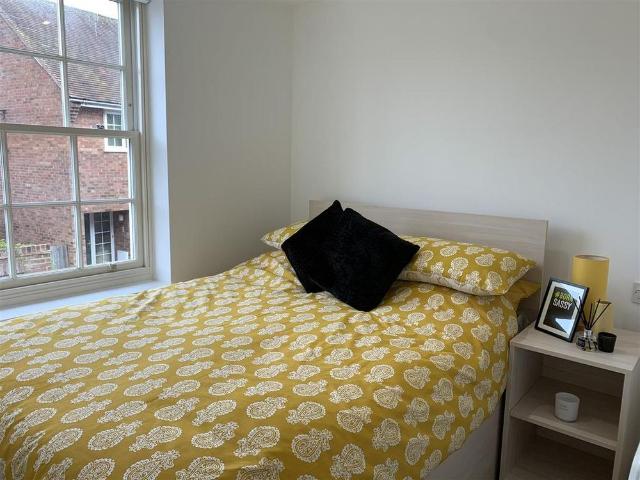 Studio for rent in St. Mildred's, The Bridge