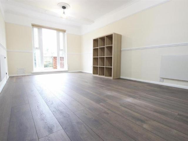 Studio for rent in Bush Hill Park, Greater London