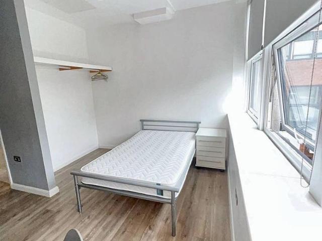 Studio for rent in Semilong, Northampton