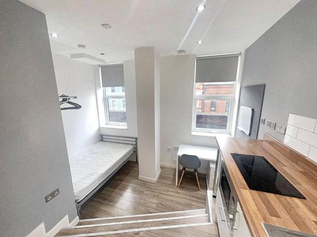 Studio for rent in Semilong, Northampton