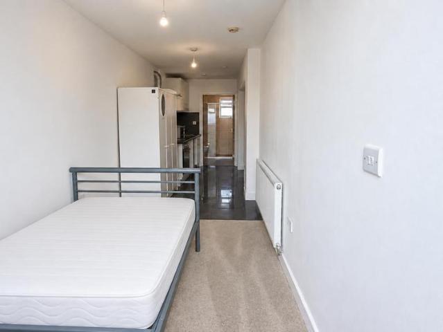 Studio for rent in Hayes, Greater London