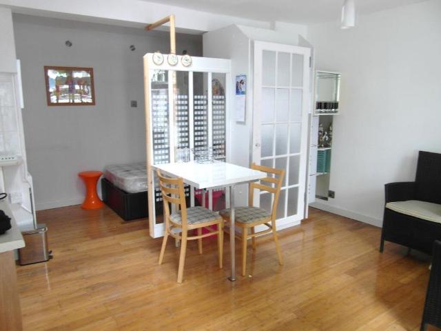 Studio for rent in London Borough of Hounslow, Heston