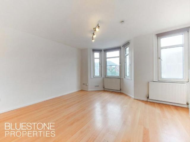 Studio for rent in London Borough of Wandsworth, Greater London