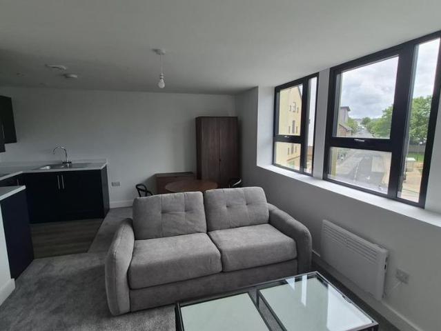 Studio for rent in West Yorkshire