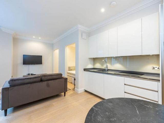 Studio for rent in The Boltons, Greater London