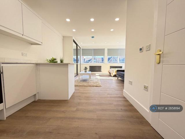 Flat for rent in Spring Park, Luton