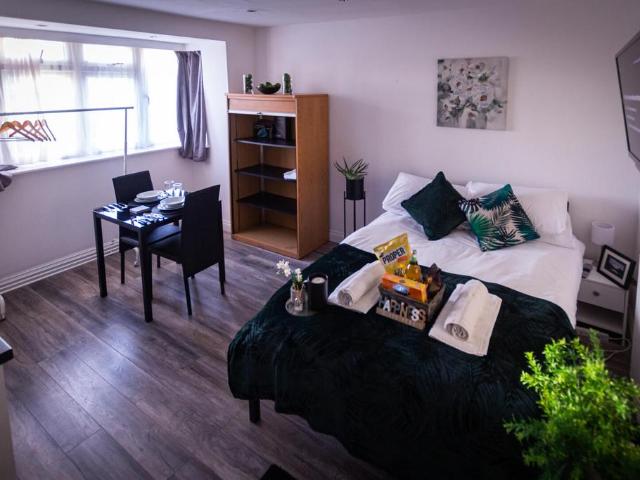 Flat for rent in South Harrow, Greater London