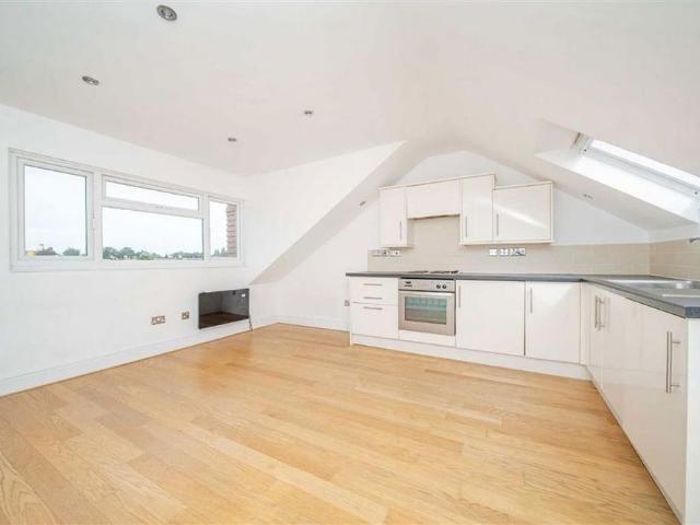 Studio for rent in Hampton Wick, Greater London
