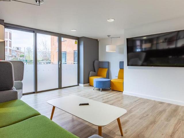 Studio for rent in Watergate, Devon