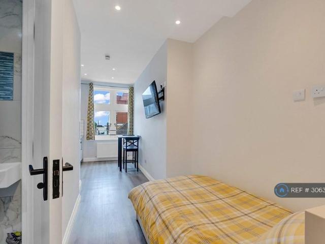 Studio for rent in City of Westminster, Greater London