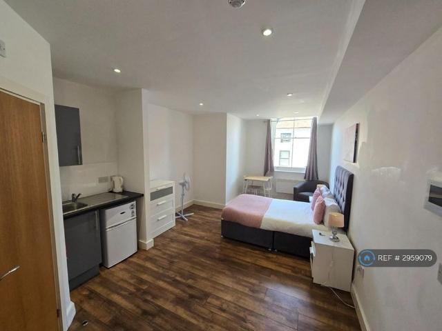 Studio for rent in Hanley, Stoke-on-Trent