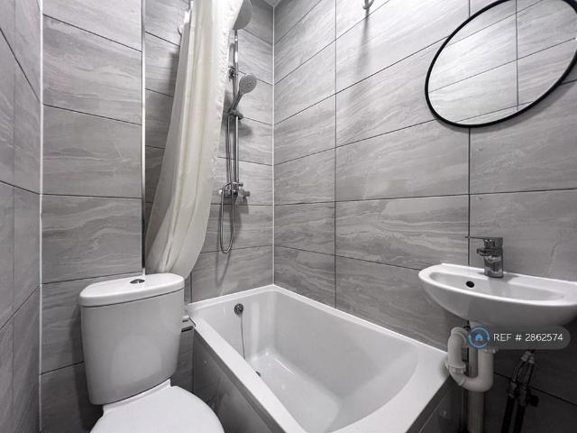 Studio for rent in Ponders End, Greater London