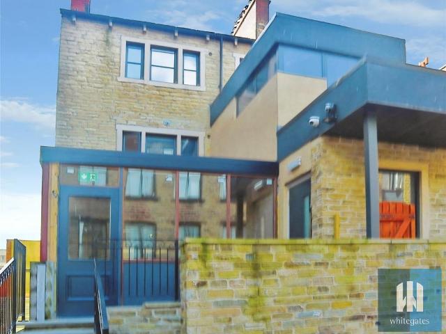 Flat for rent in Highfields, Huddersfield