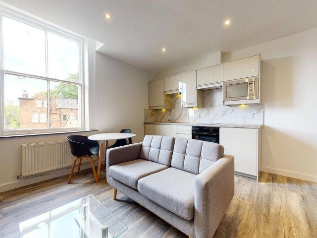 Studio for rent in Hyde Park, West Yorkshire
