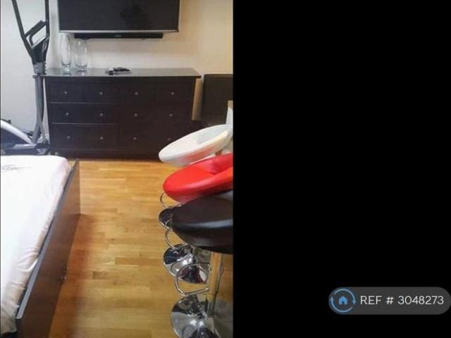 Studio for rent in Royal Borough of Kingston upon Thames, Greater London