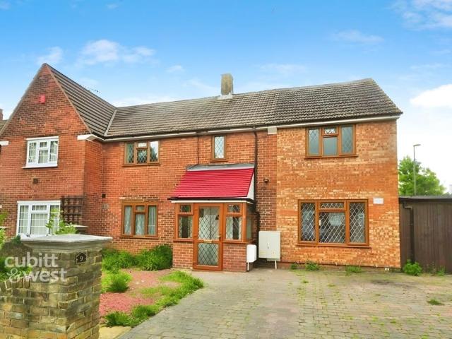 Flat for rent in London Borough of Croydon, Greater London