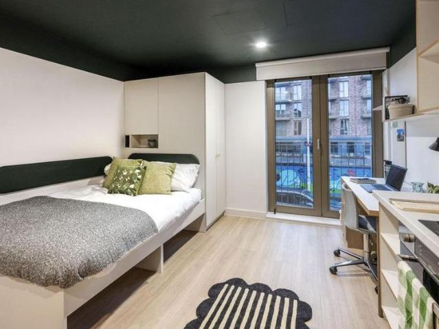 Studio for rent in Scotland