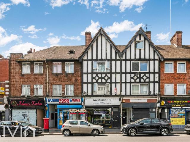 Flat for rent in London Borough of Croydon, Waddon