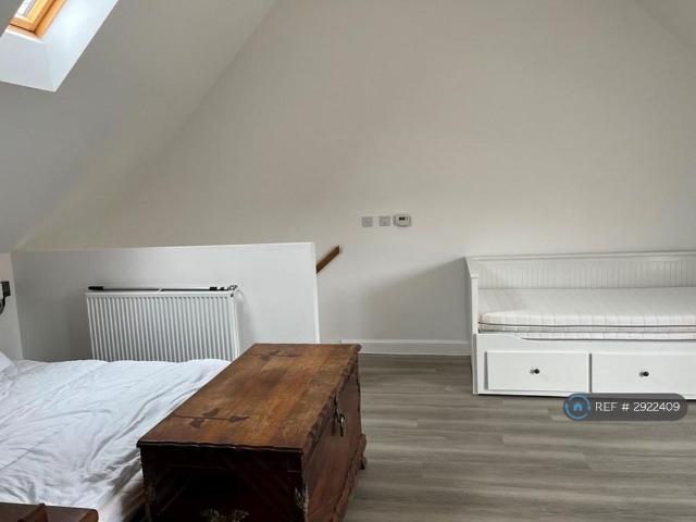 Studio for rent in South Trumpington, Arrington