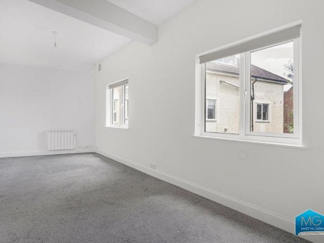 Studio for rent in High Barnet, Greater London