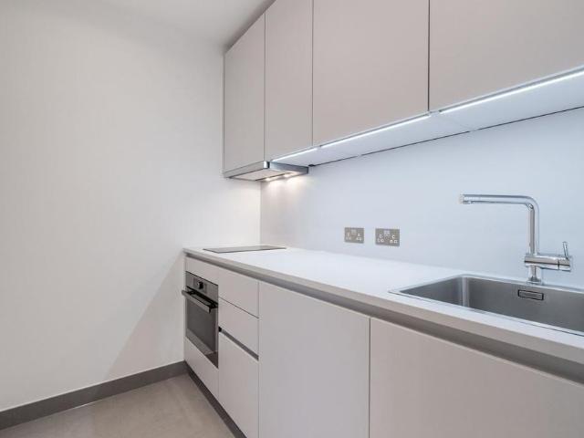 Studio for rent in South Hampstead, Greater London