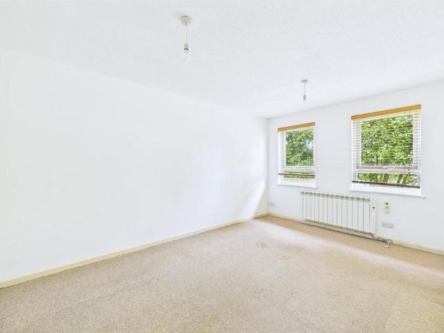 Studio for rent in West End, Clevedon