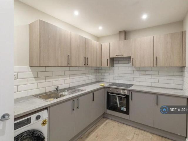 Studio for rent in Pachesham Park, Surrey