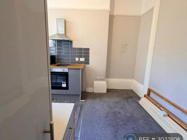 Studio for rent in Brunswick
