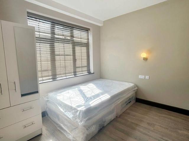 Flat for rent in Northwood, Greater London
