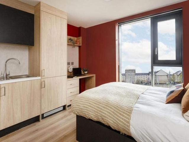 Studio for rent in Haymarket, Scotland