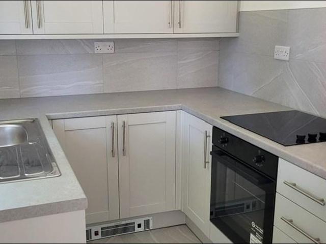 Flat for rent in Goldthorn Hill, Penn