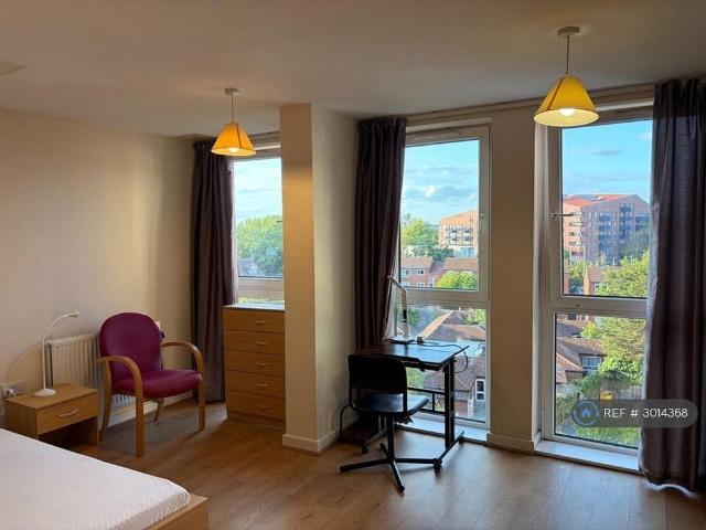 Studio for rent in London Borough of Ealing, Greater London
