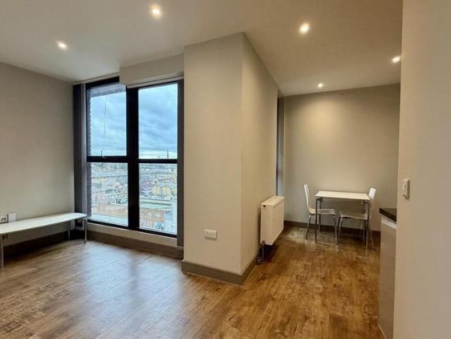Studio for rent in Ringlestone, Midway